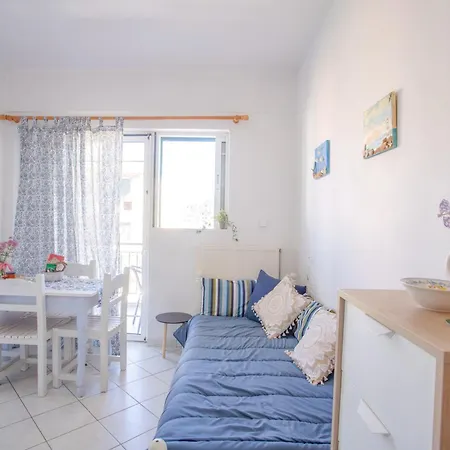 Apartment Tzitzifia *