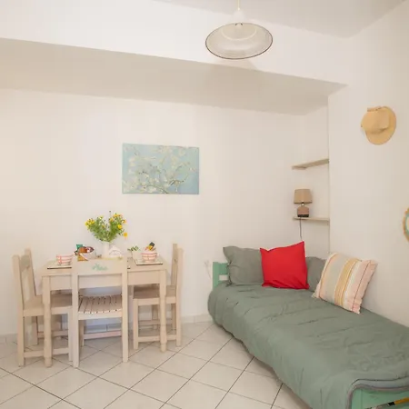 Tzitzifia Apartment